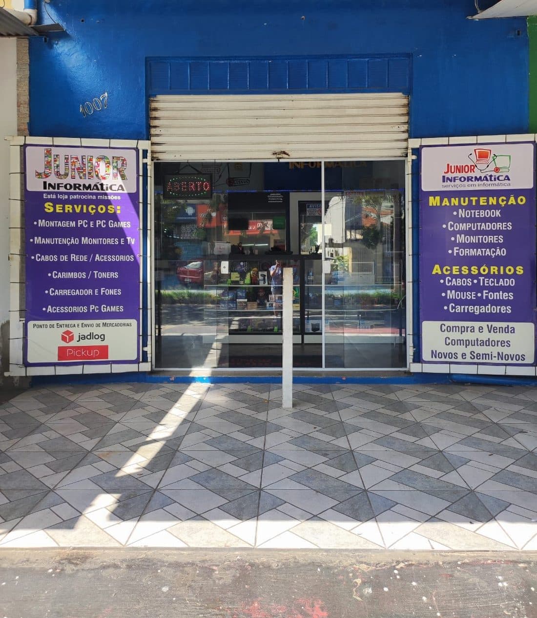 Fachada da Junior Informática na Av. Ana Beatriz Bierrembach, 1007, Vila Mimosa, Campinas
